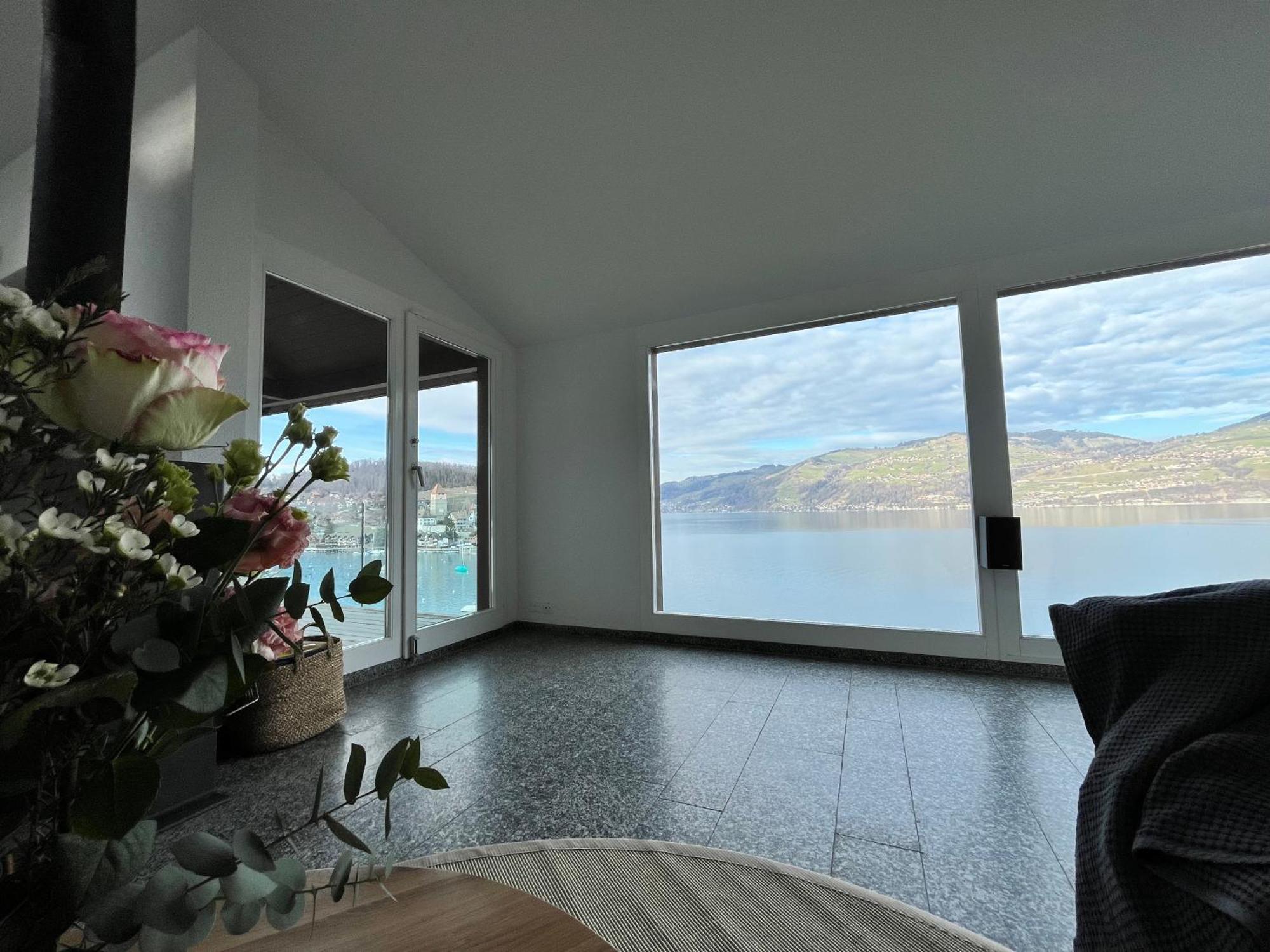 Wohnung Mit Grossartiger Seesicht Und Balkon Spiez Eksteriør billede