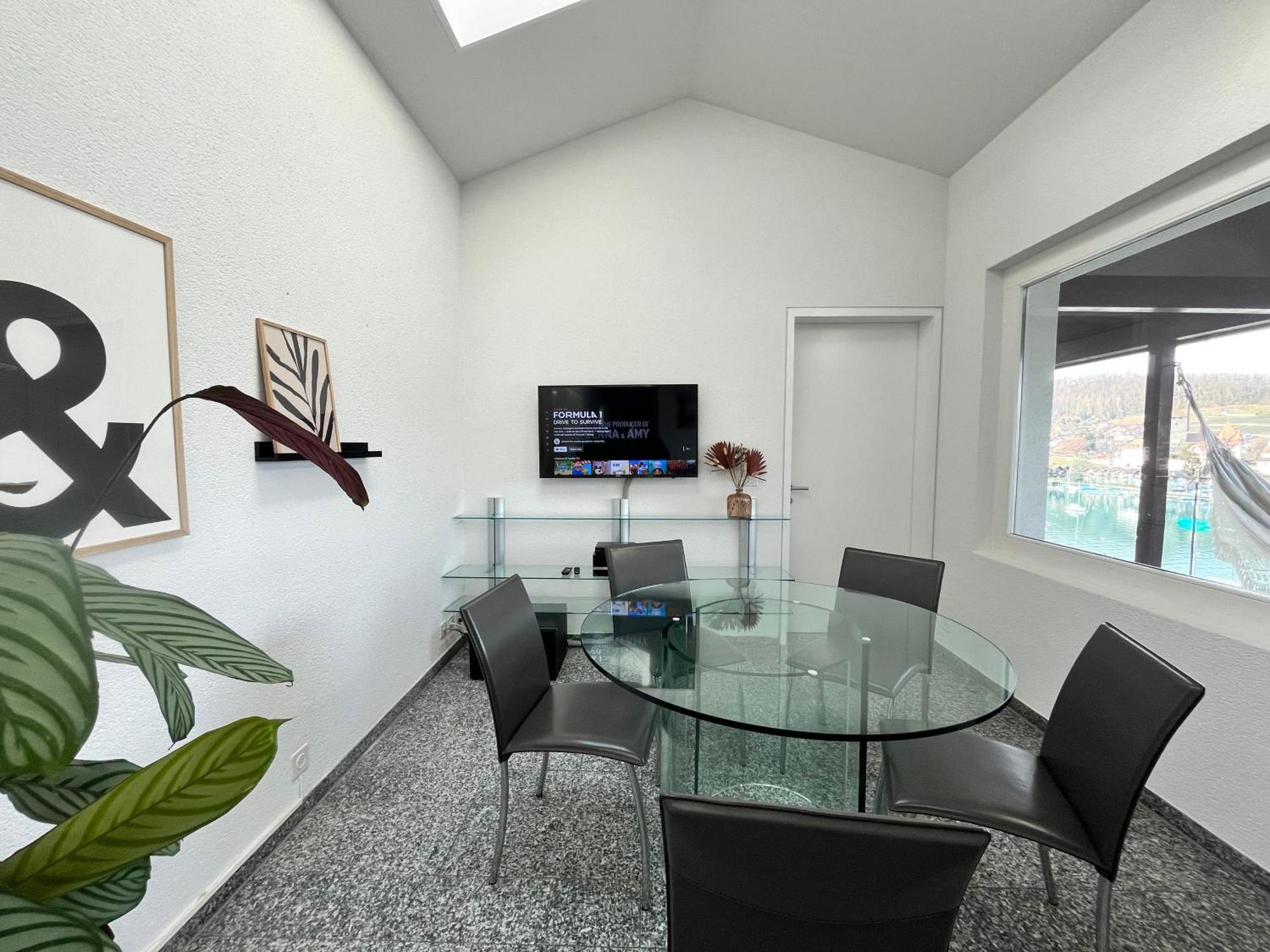 Wohnung Mit Grossartiger Seesicht Und Balkon Spiez Eksteriør billede