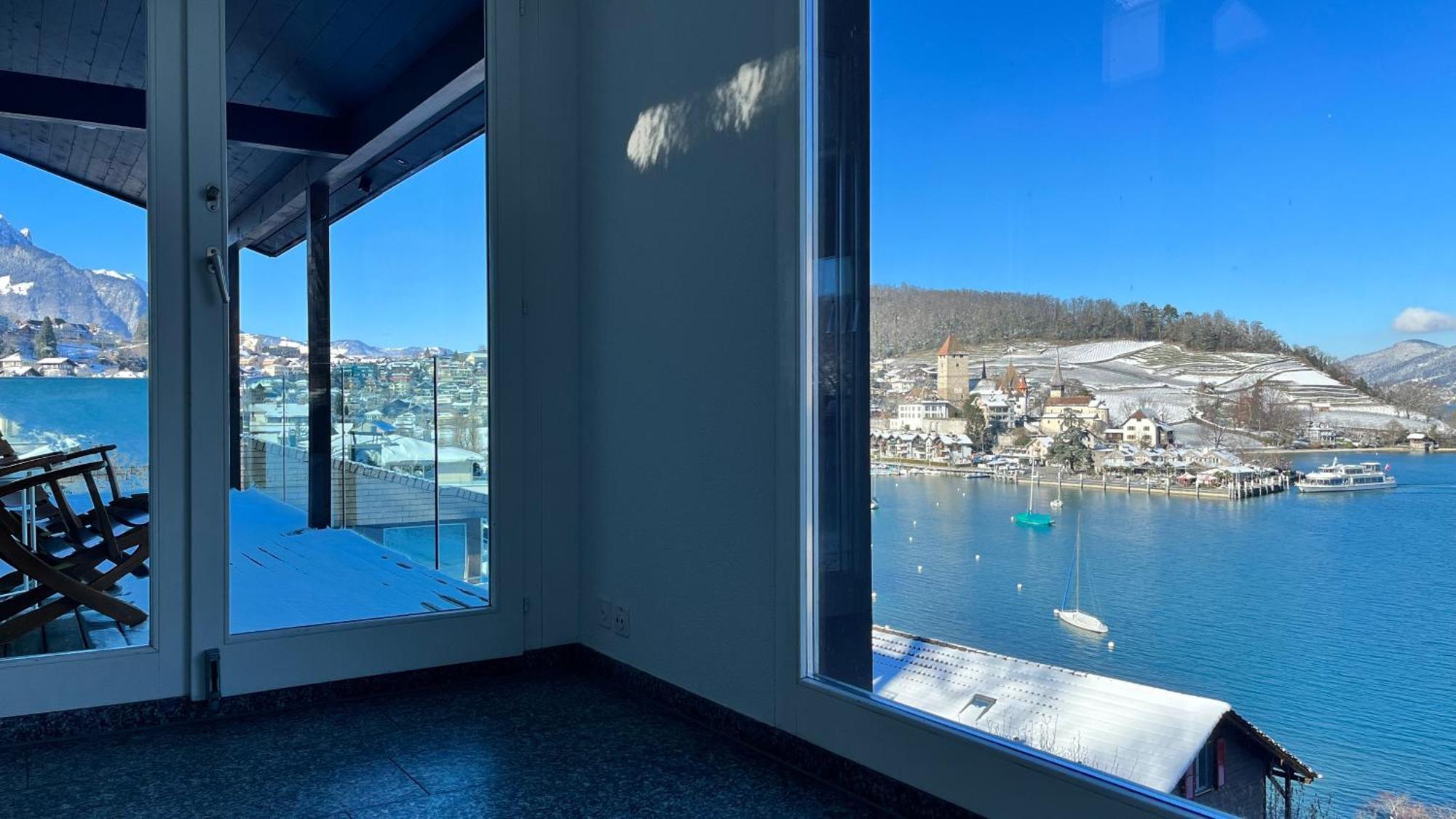 Wohnung Mit Grossartiger Seesicht Und Balkon Spiez Eksteriør billede